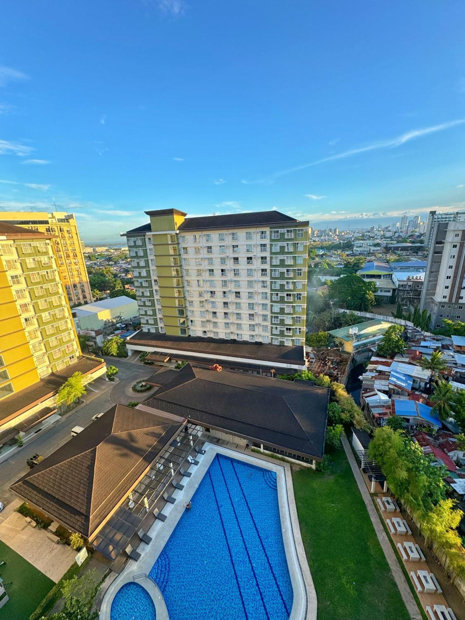 Cf Haven - Living W/ Balcony At Bamboo Bay Aparthotel