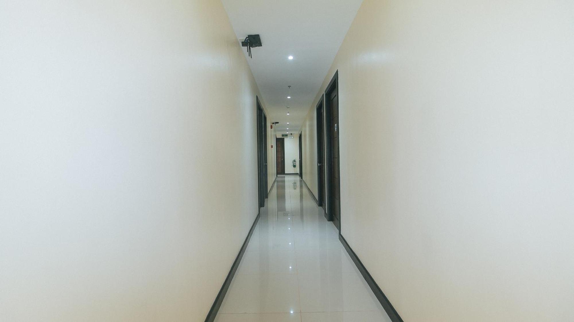 Hotel Reddoorz At Nucell