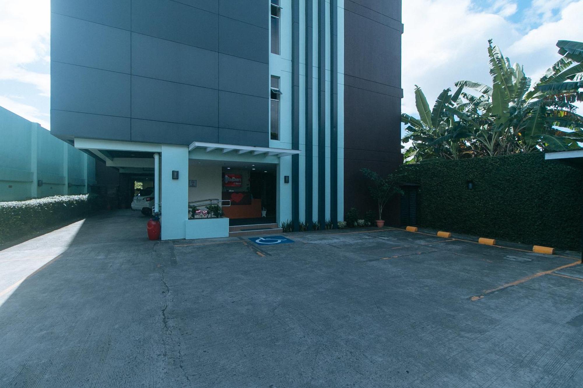 Reddoorz At Nucell Hotel *