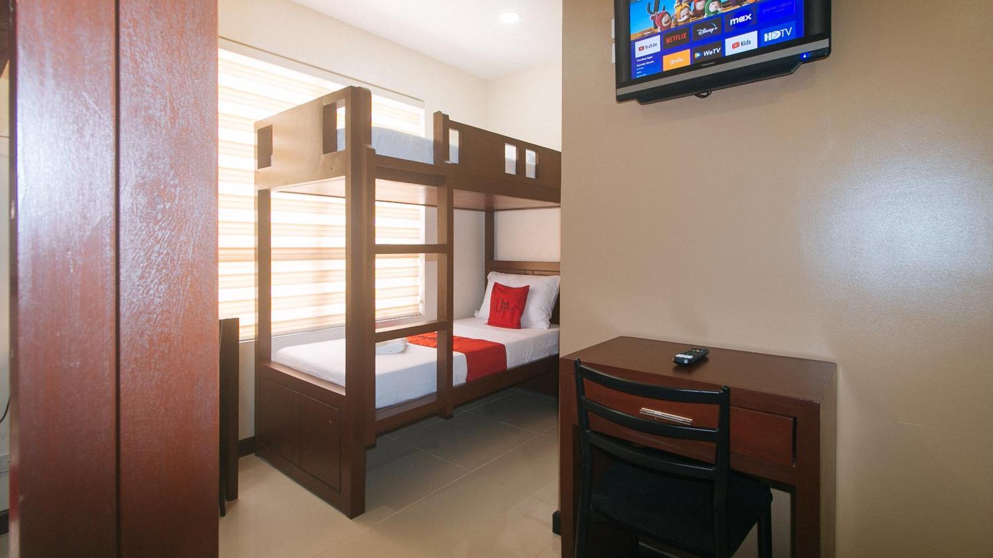 Hotel Reddoorz At Nucell *