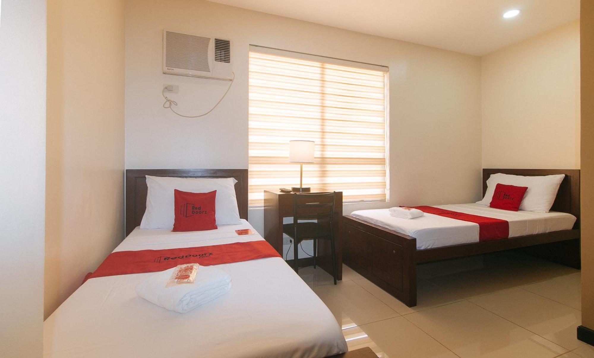 Hotel Reddoorz At Nucell
