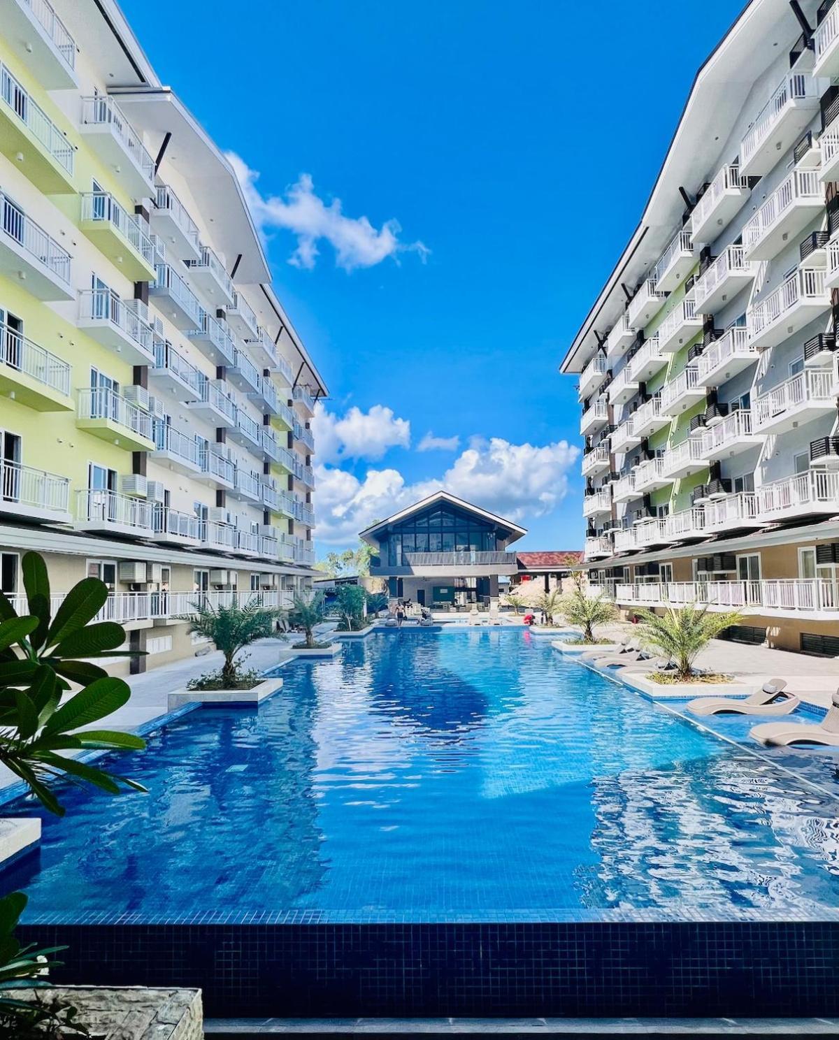 111b Amani Grand Residences Condotel Near Mactan Airport Apartment