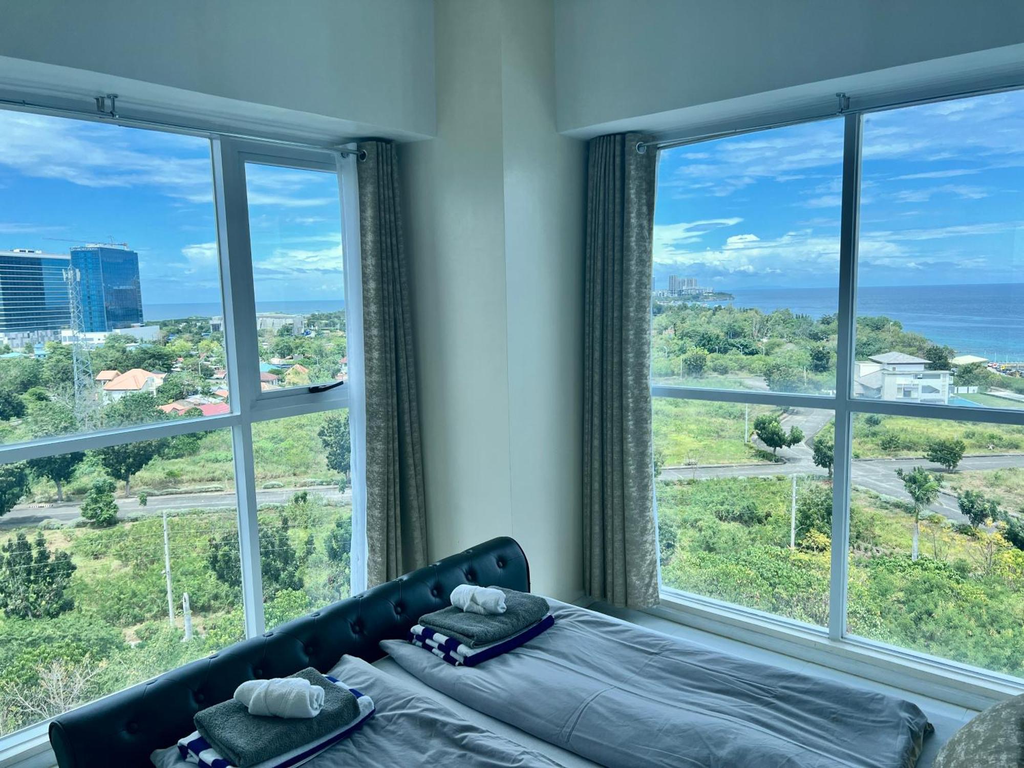 La Mirada Residences Sea-view