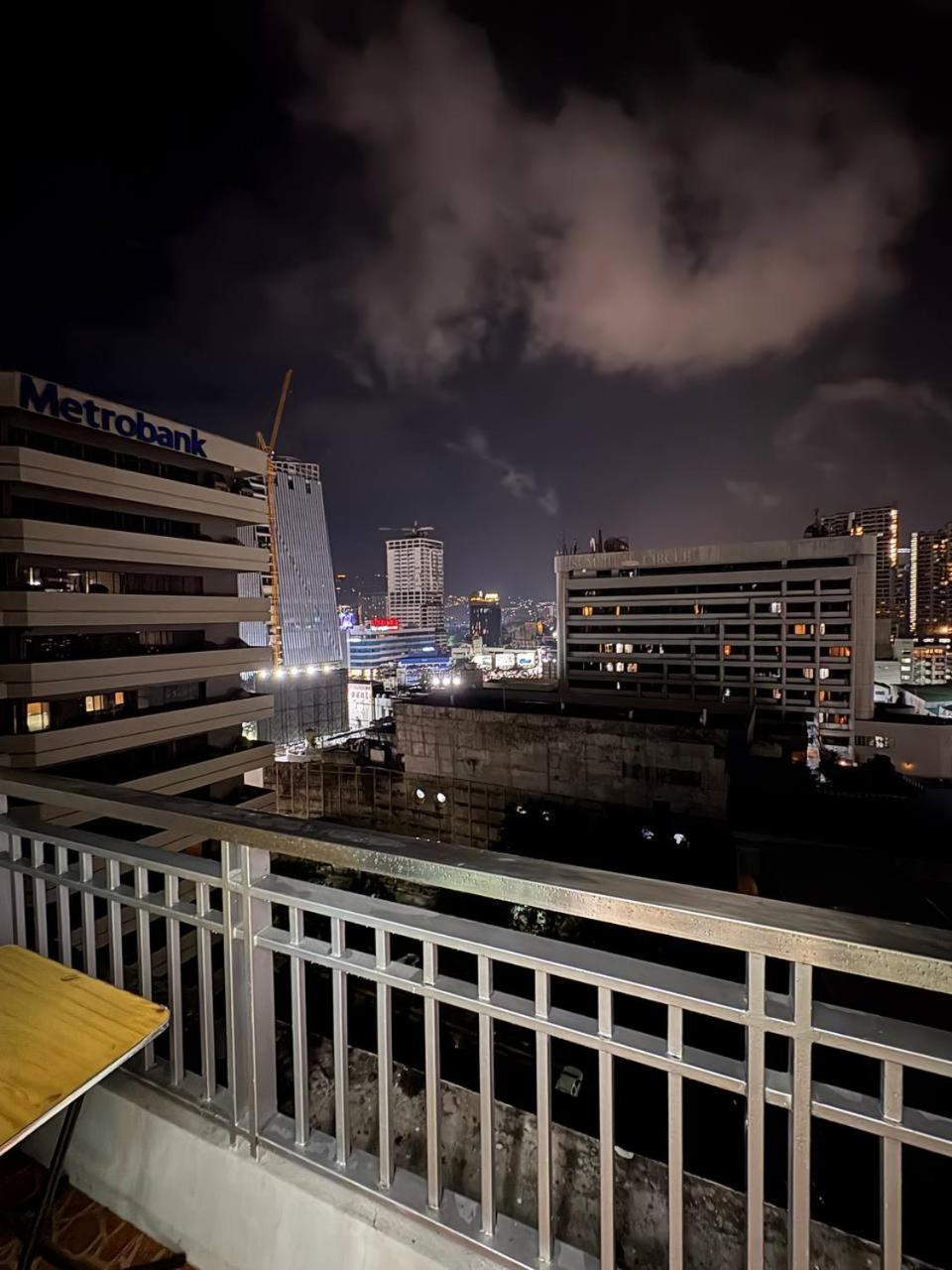 Weni's Place - An Urban Loft Type Apartment Cebu