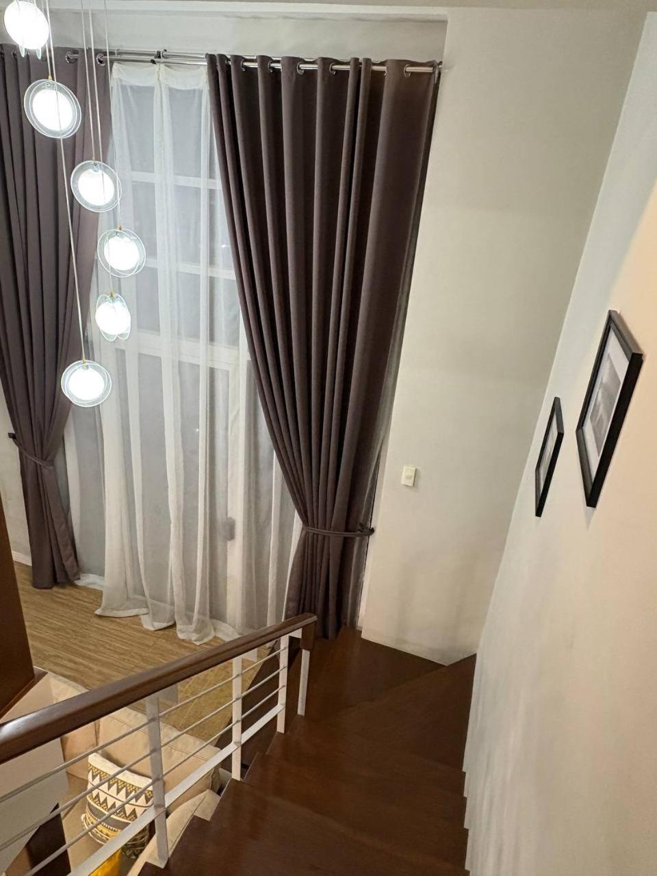 Weni's Place - An Urban Loft Type Apartment *