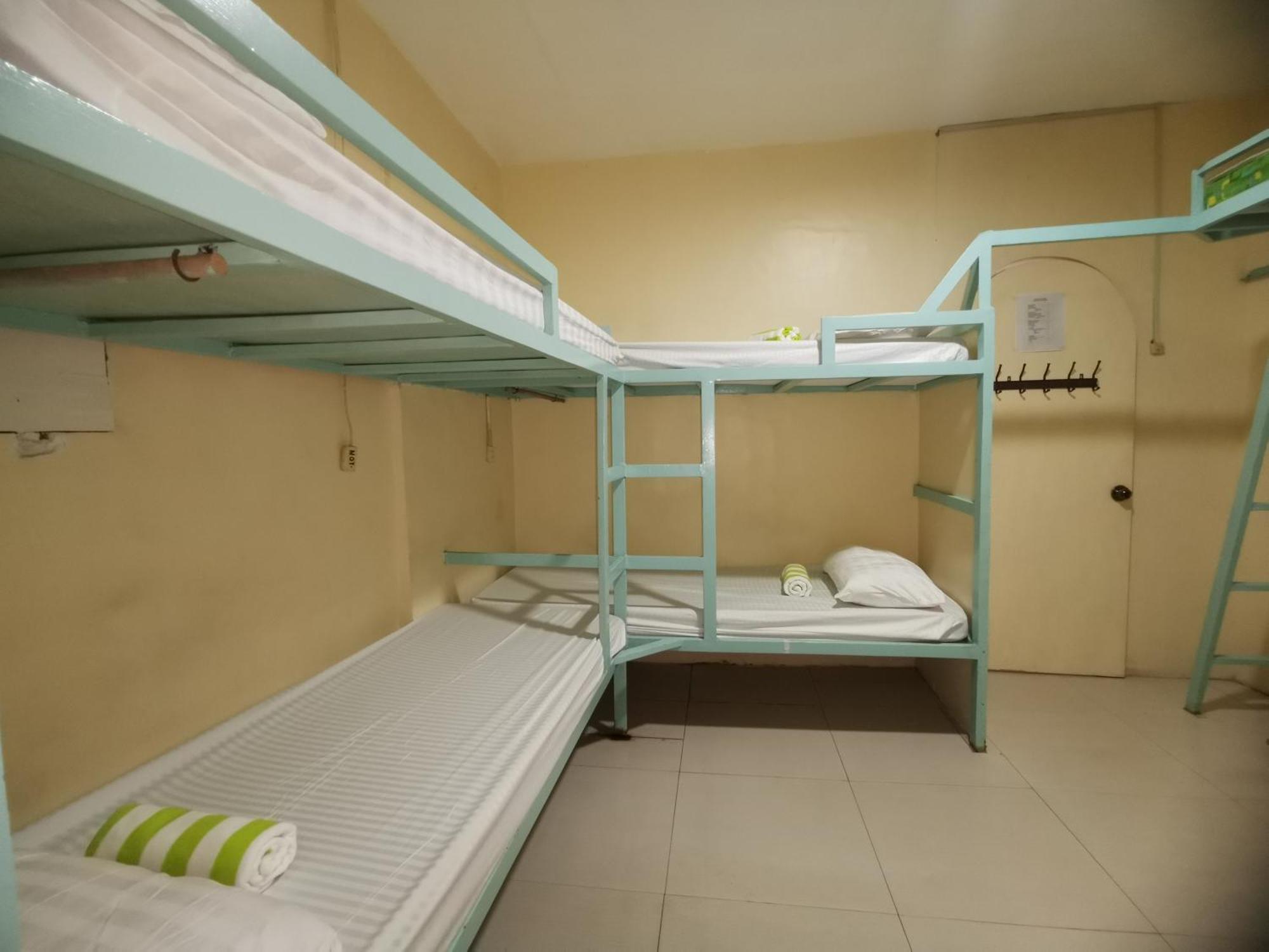 Hostel Resort's Side *