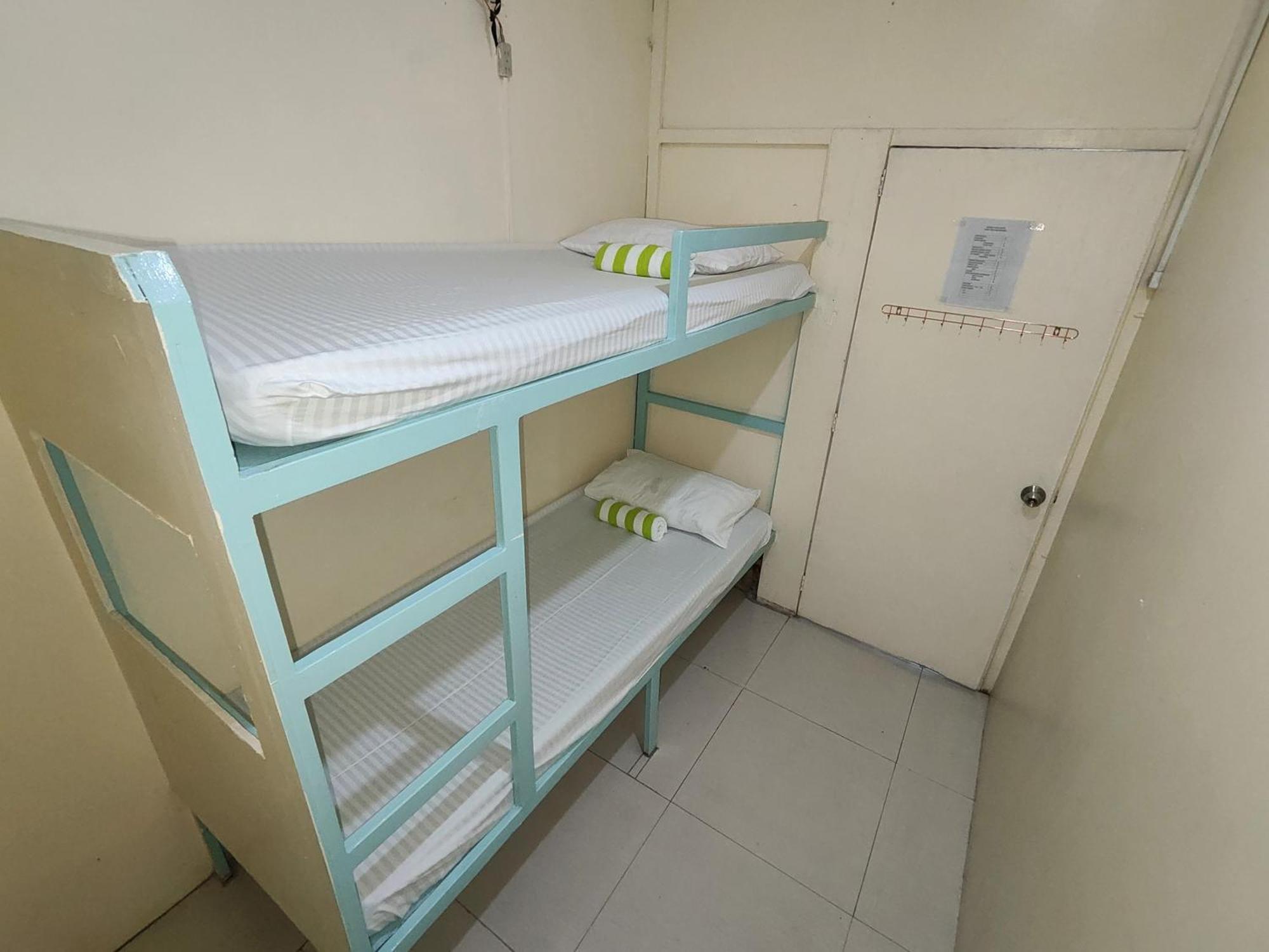 Resort's Side Hostel *