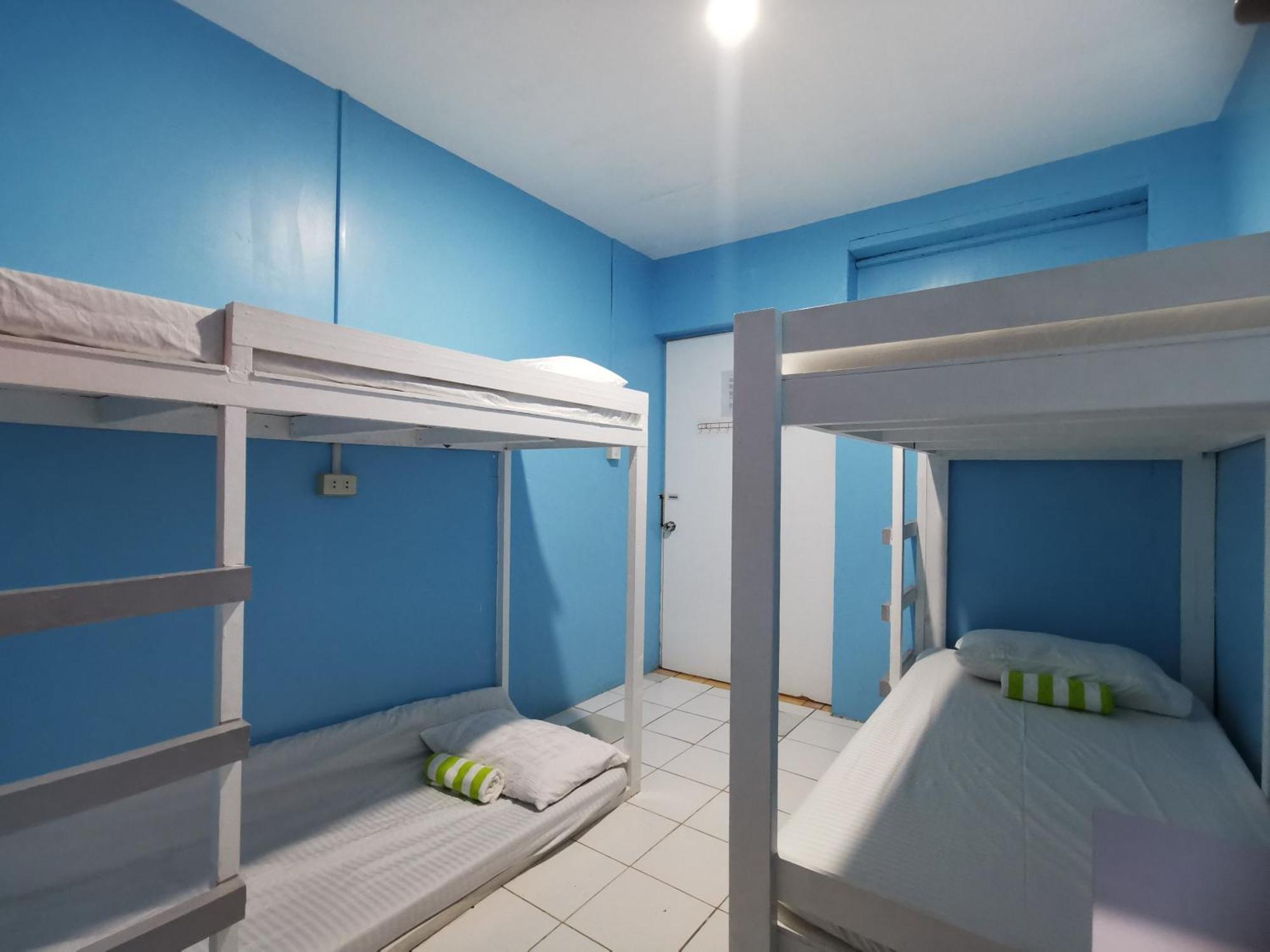 Hostel Resort's Side