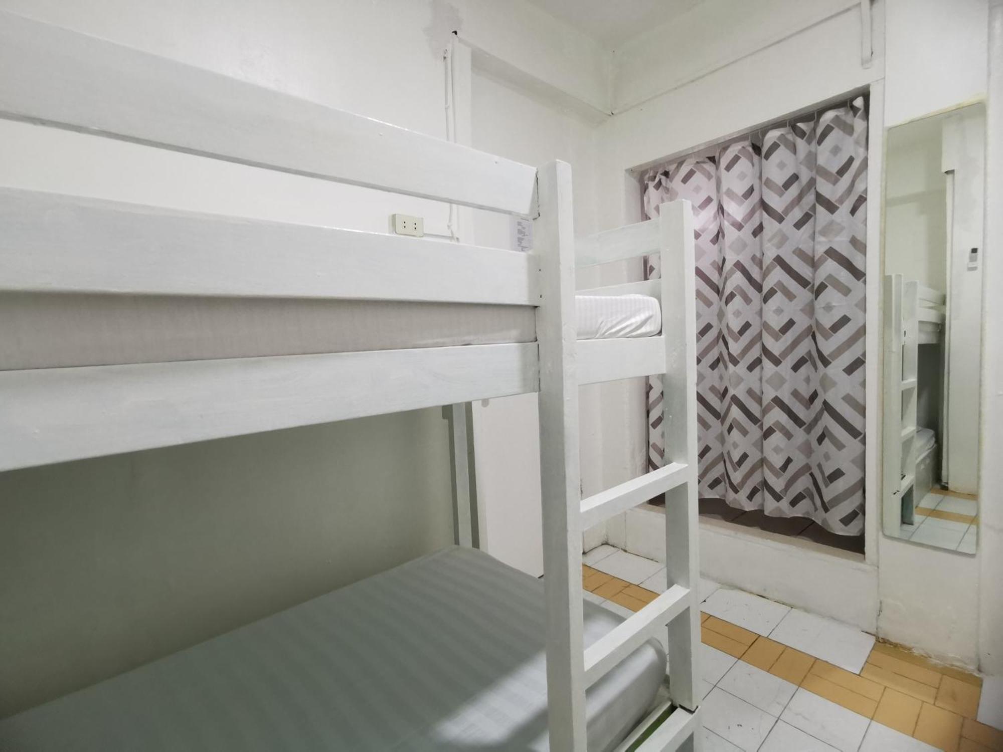 Resort's Side Hostel Lapu-Lapu City