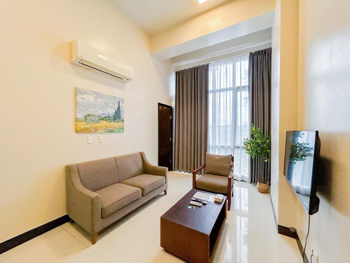 High Ceiling 1br Opr #7 Apartment