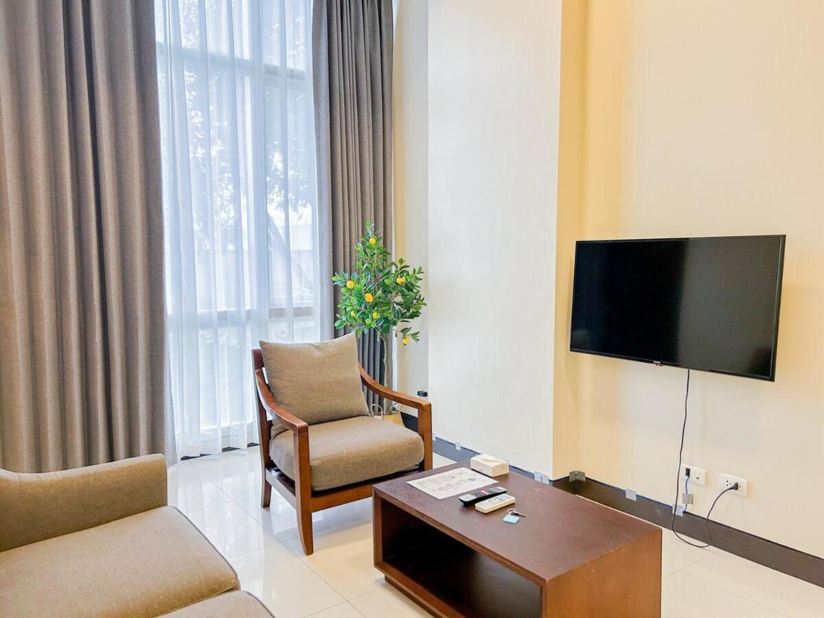 High Ceiling 1br Opr #7 Apartment *