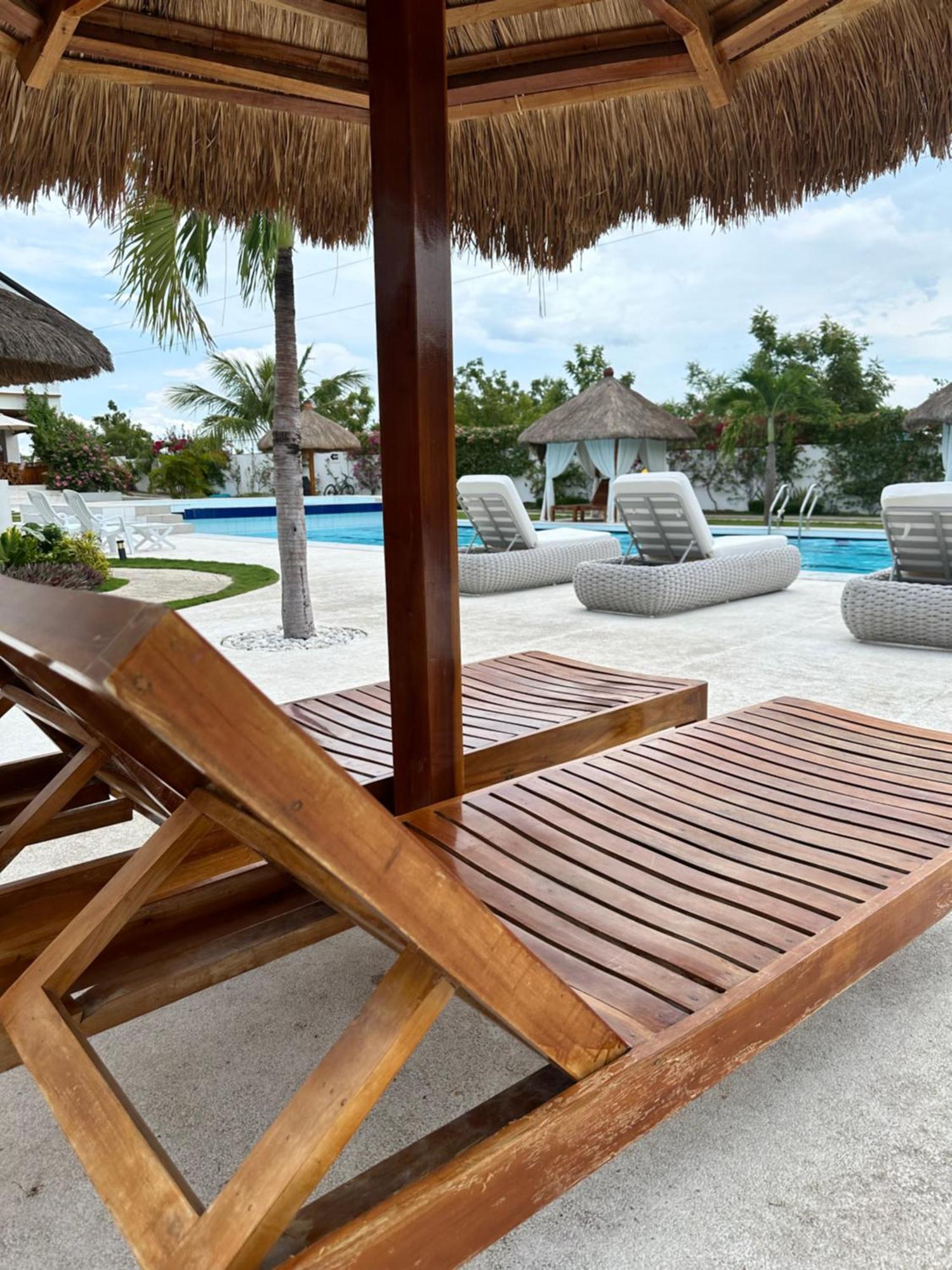 Resort Treeshade &