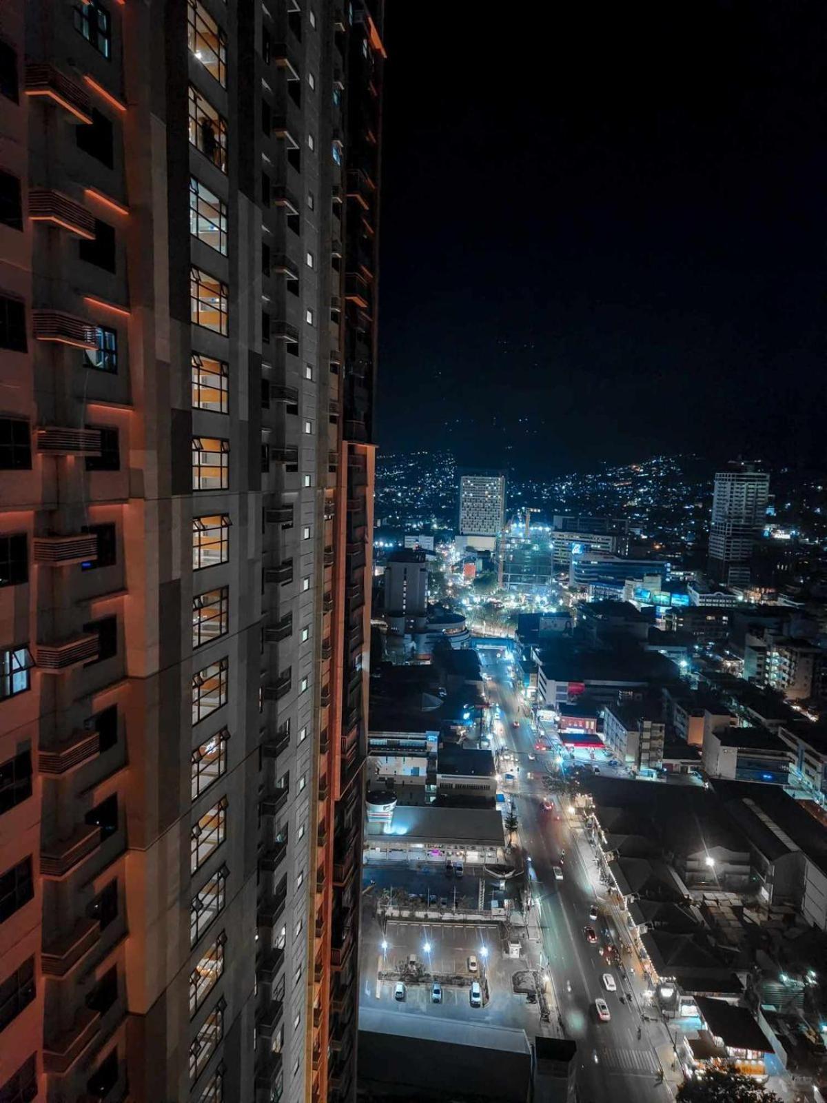 Apartment Skyline Gem *