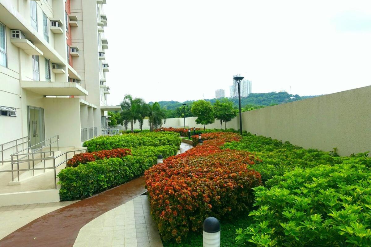 2412t2 Avida Towers It Park 1br Unit Queen Bed Apartment