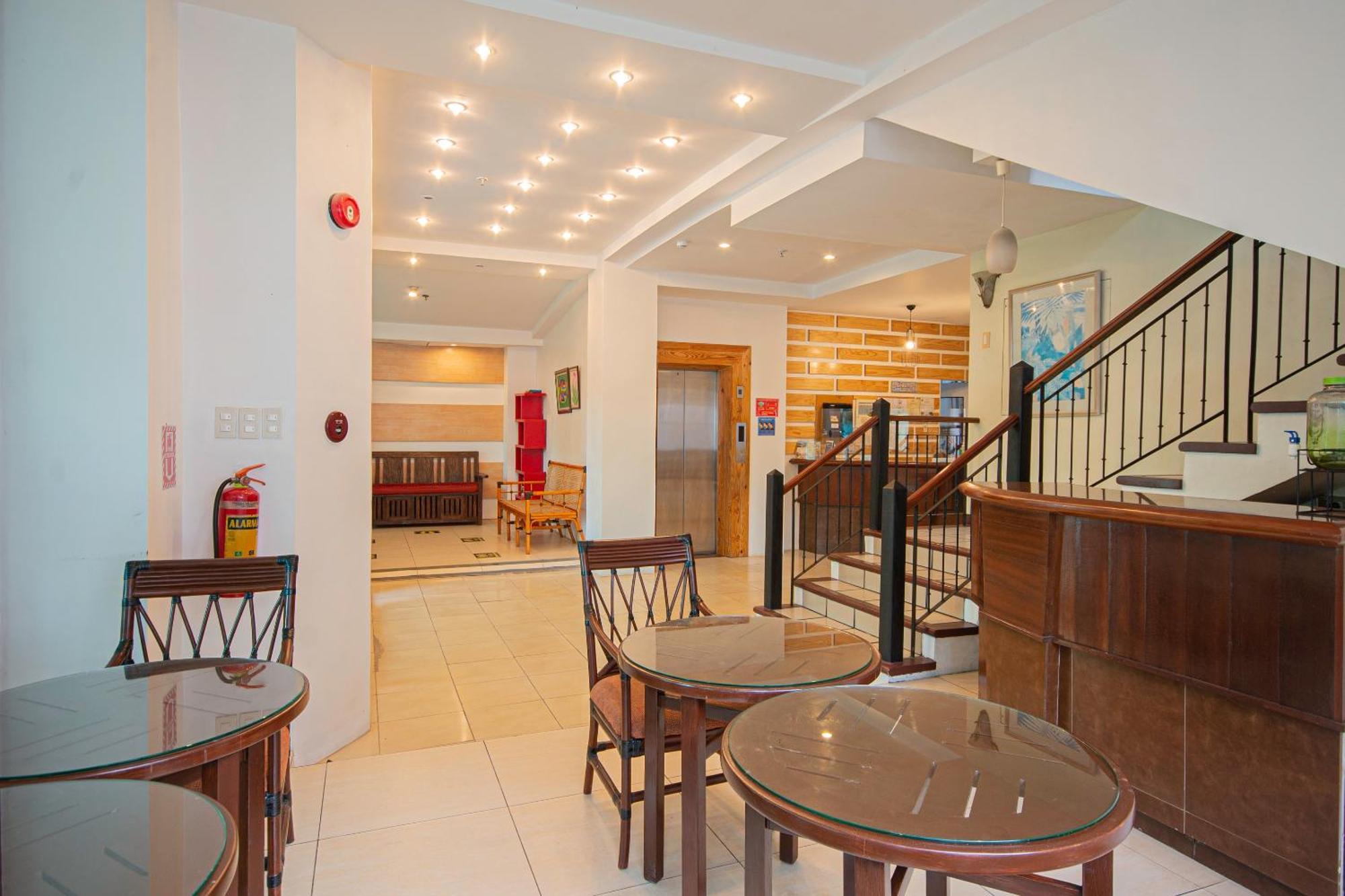Hotel Oyo 210 Apple Tree 3*