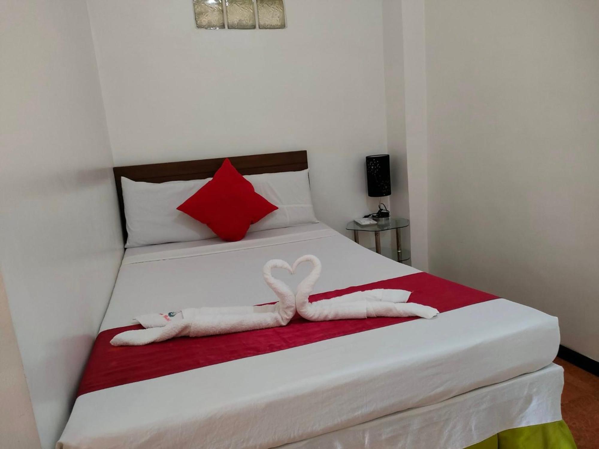 Hotel Axis 2*