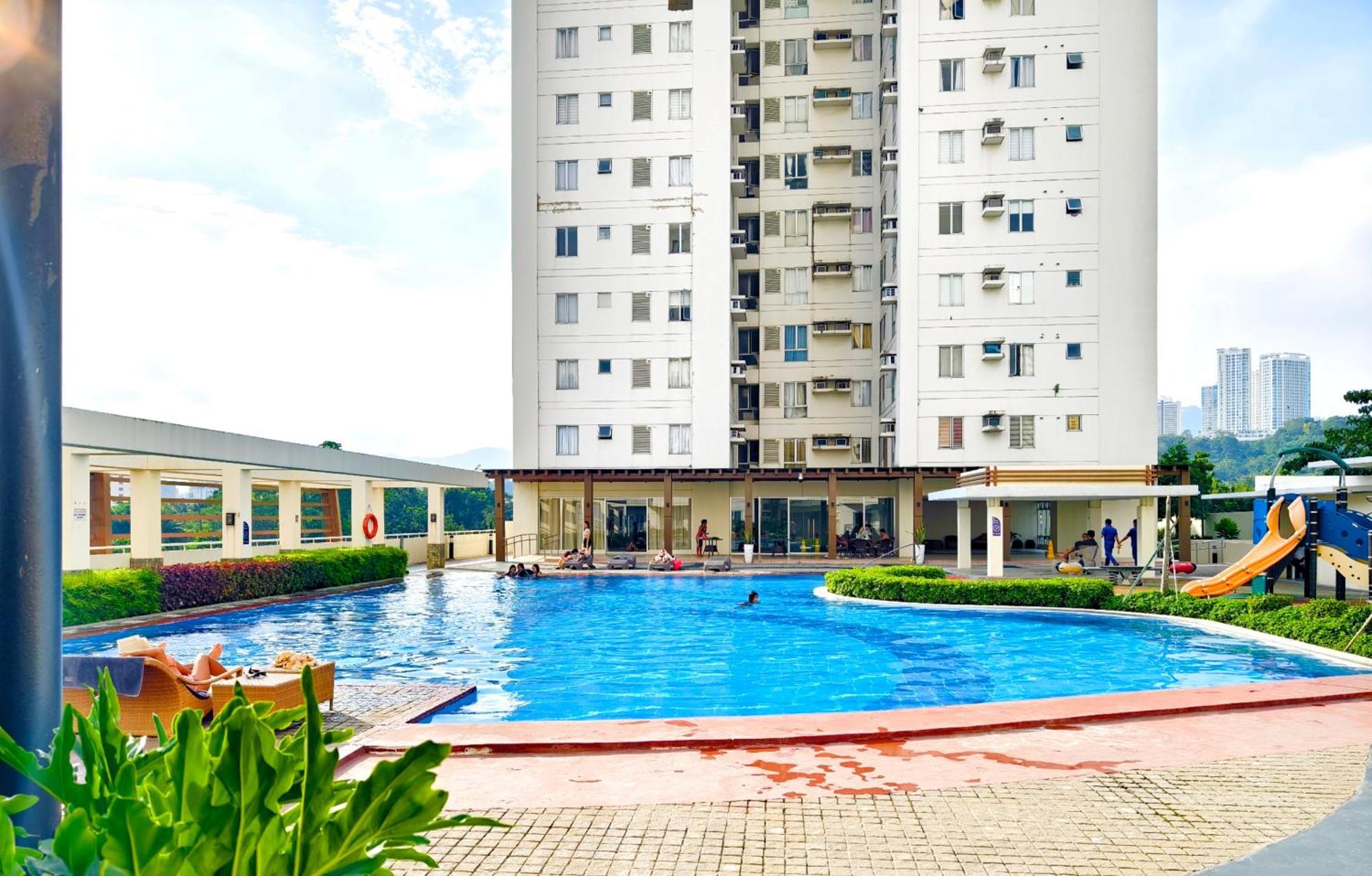 2012t2 Avida Towers It Park 1bedroom Unit Queen Bed