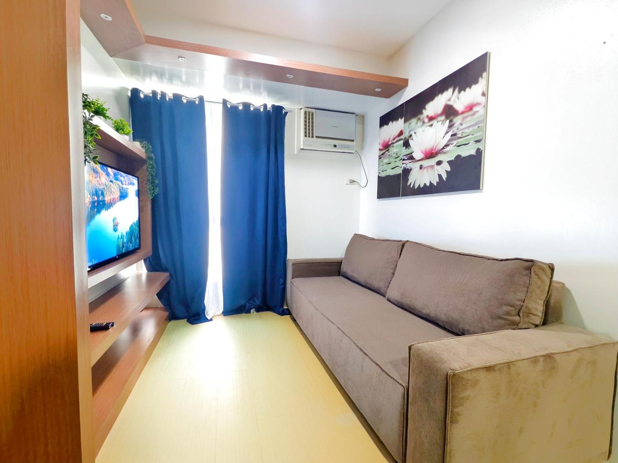 2012t2 Avida Towers It Park 1bedroom Unit Queen Bed Apartment *