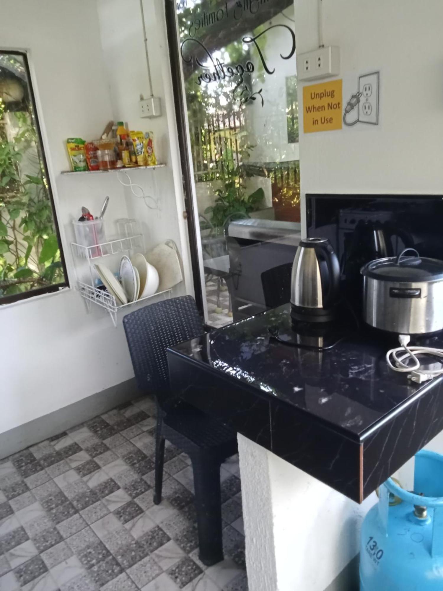 Yoo Darius' Residences * Moalboal