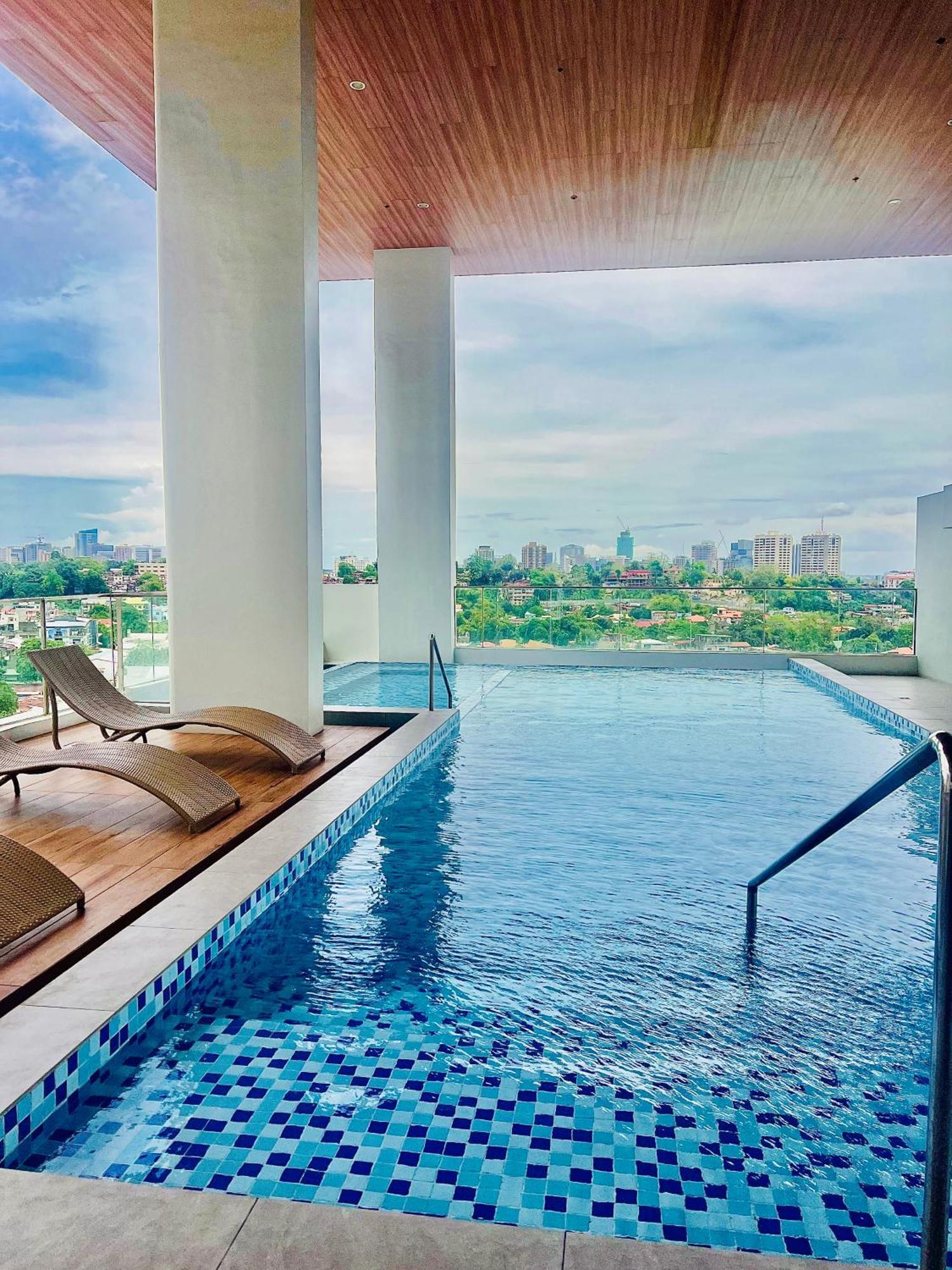 Apartment Near Uptown Pool Netflix Fast Wifi