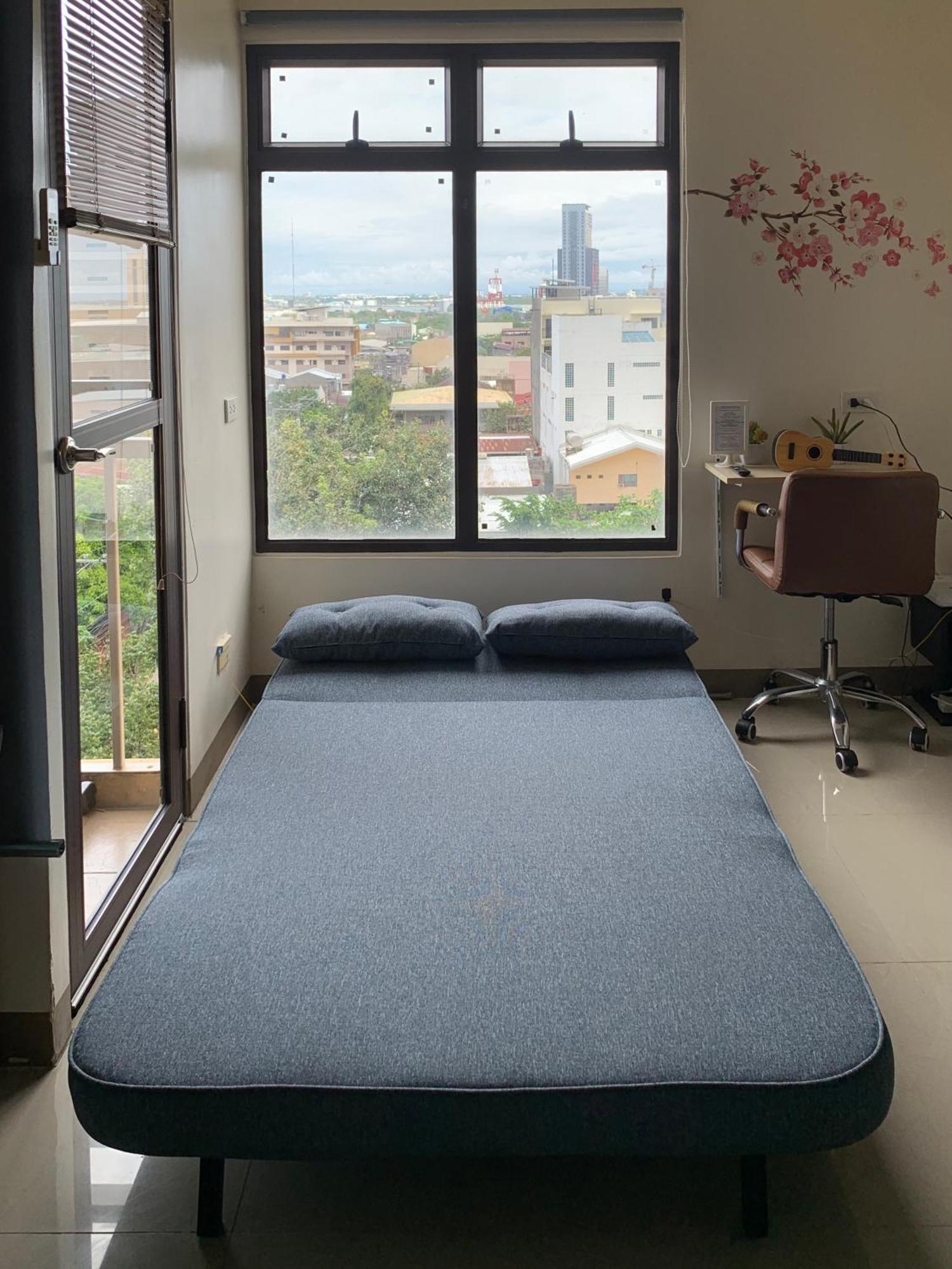 Cozy Studio, Super Fast Internet, Workspace And Washer *