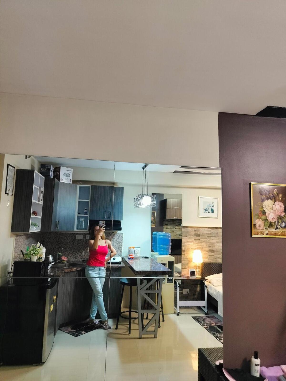 Apartment Affordable Interiored Furnished Unit *