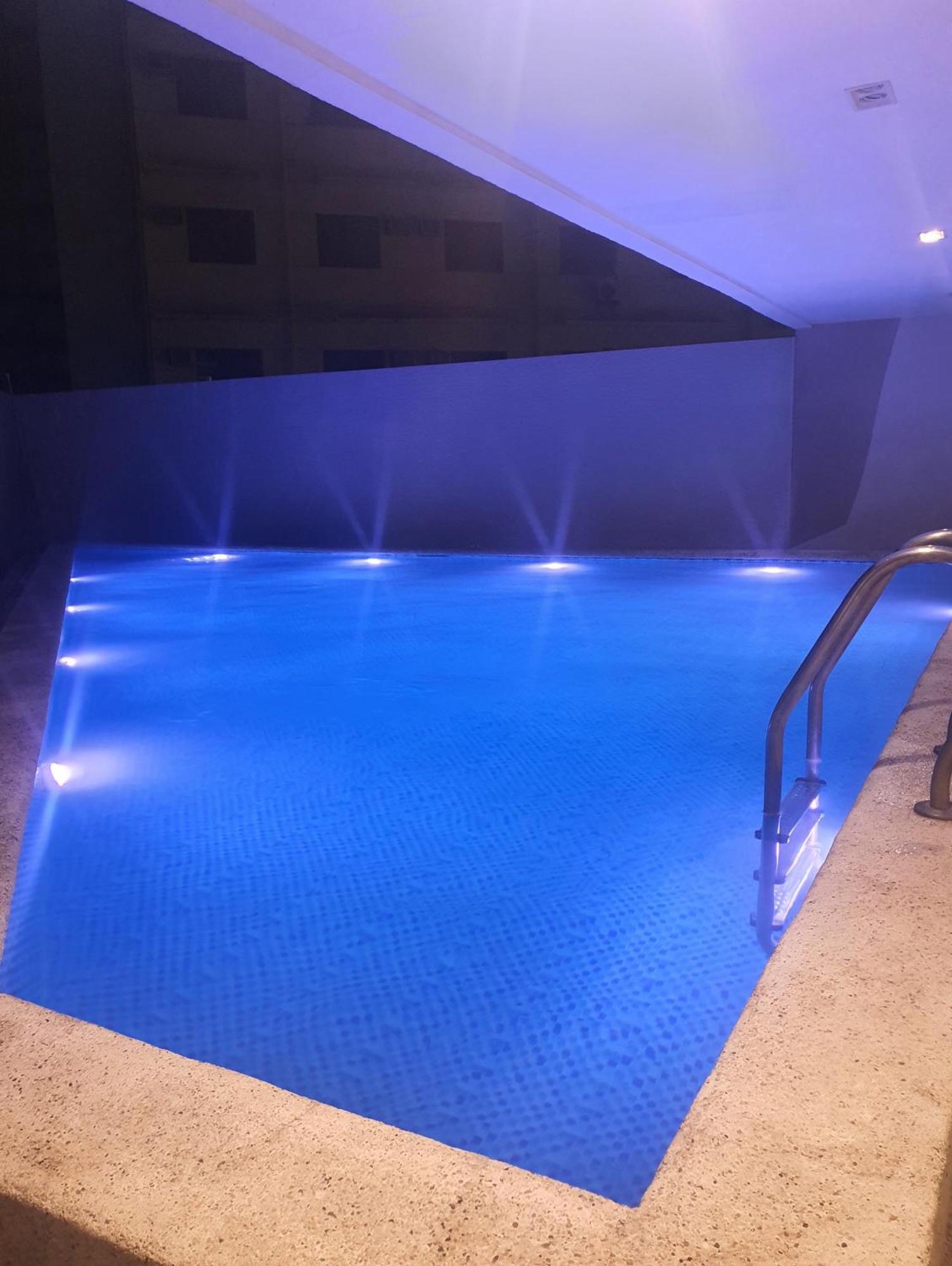Apartment Budget Near Ayala Mall Cebu, Vfs - Sea And View With Balcony