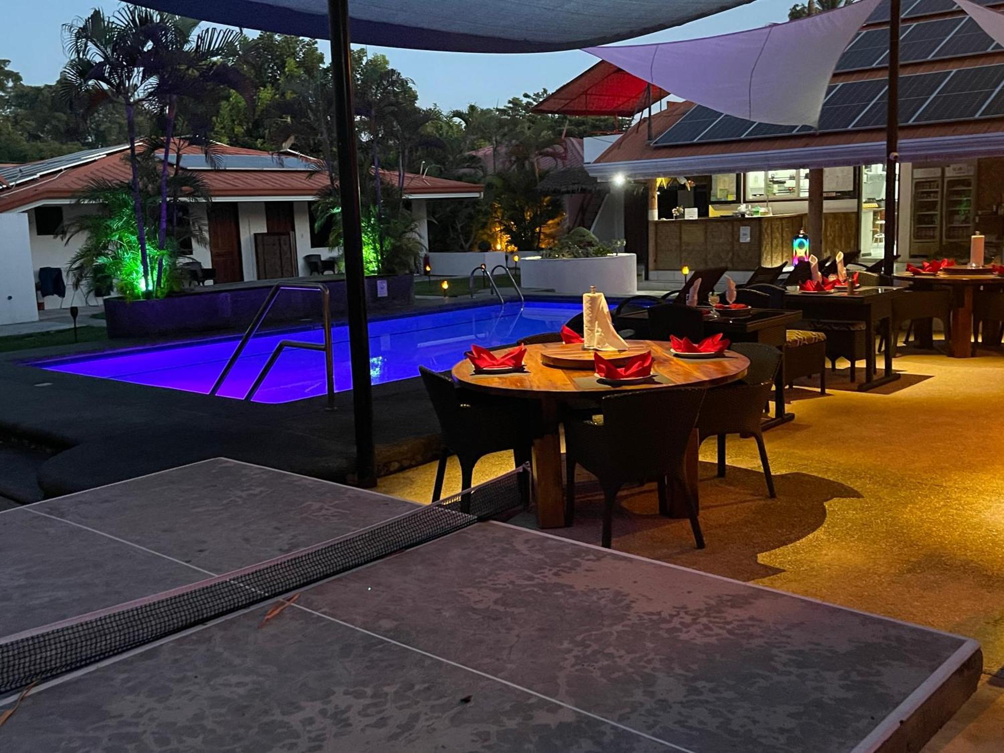 Parrot Resort 3*