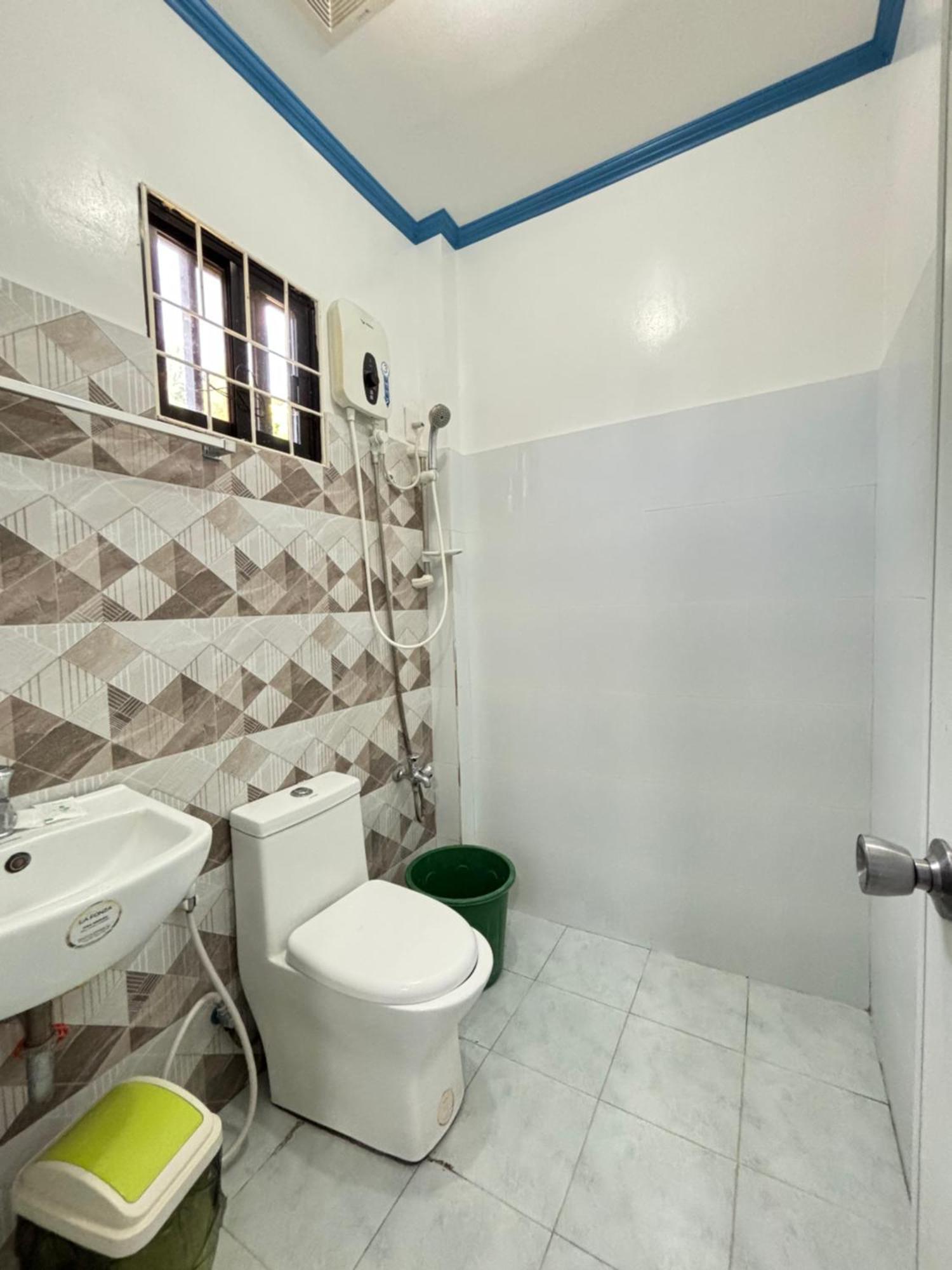 Homestay La Fela House *