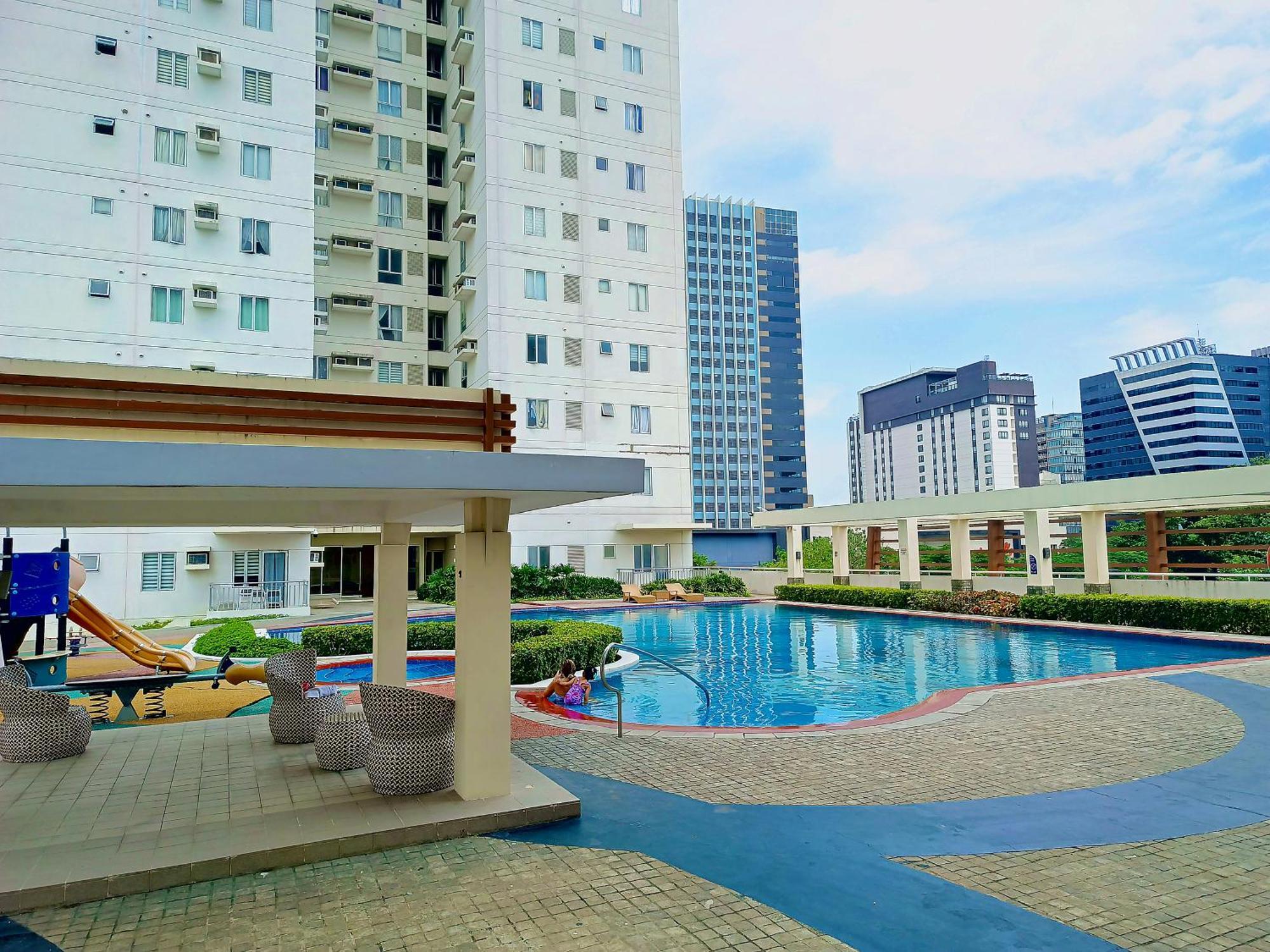 2412t2 Avida Towers It Park 1br Unit Queen Bed Apartment