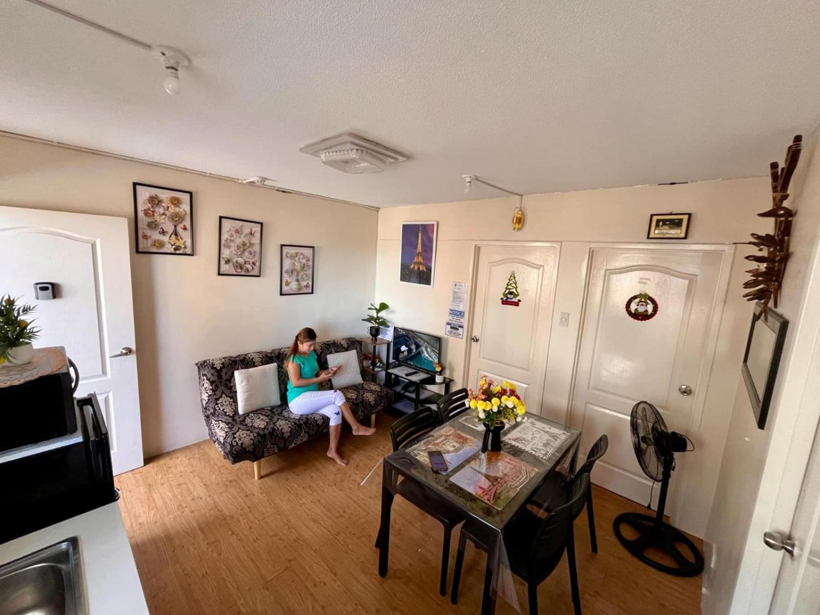 Two-bedroom At San Remo Oasis Apartment *