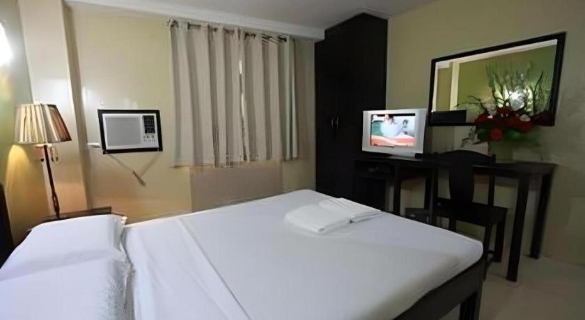Sampaguita Plaza Garcia Hotel