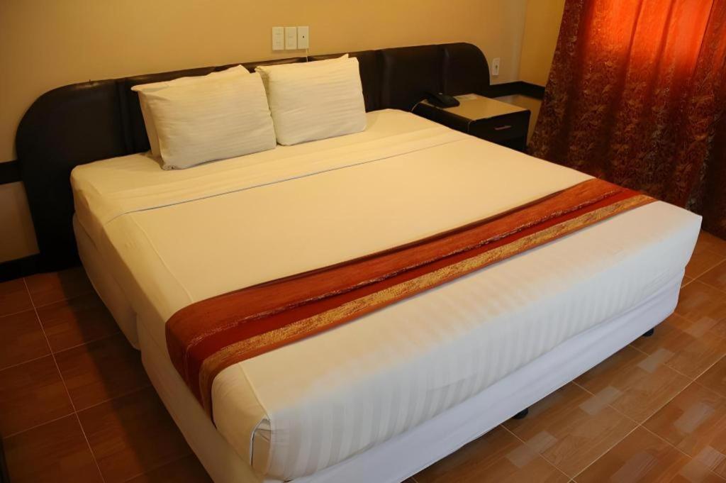 Holiday Spa Hotel Cebu