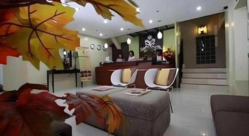 Hotel Sampaguita Plaza Garcia 3*