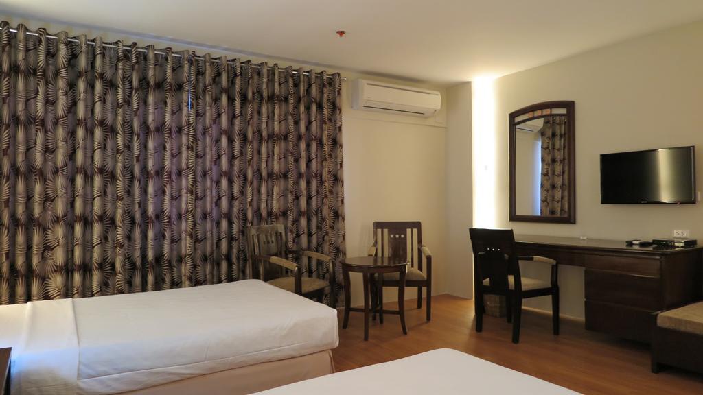 Hotel Century Plaza