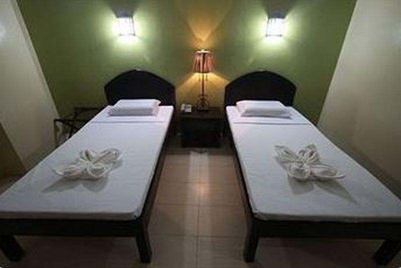 Sampaguita Plaza Garcia 3*