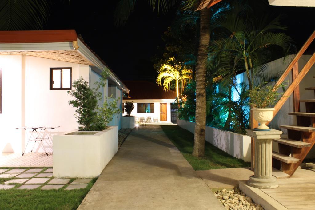 Resort Parrot Moalboal