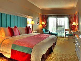 Imperial Palace Waterpark Hotel 5*