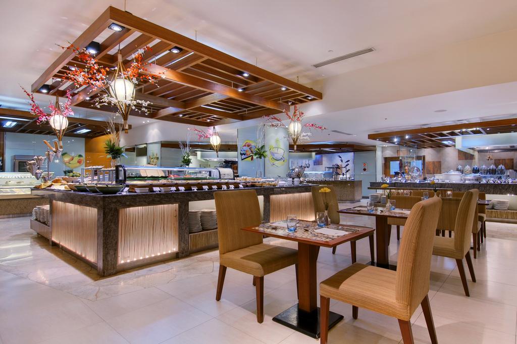 Marco Polo Plaza Hotel 5*