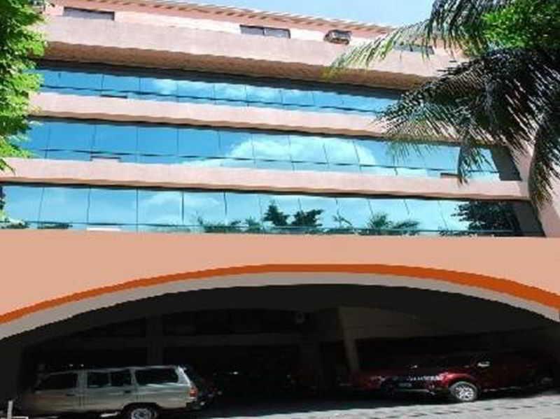 Paragon Hotel 2*