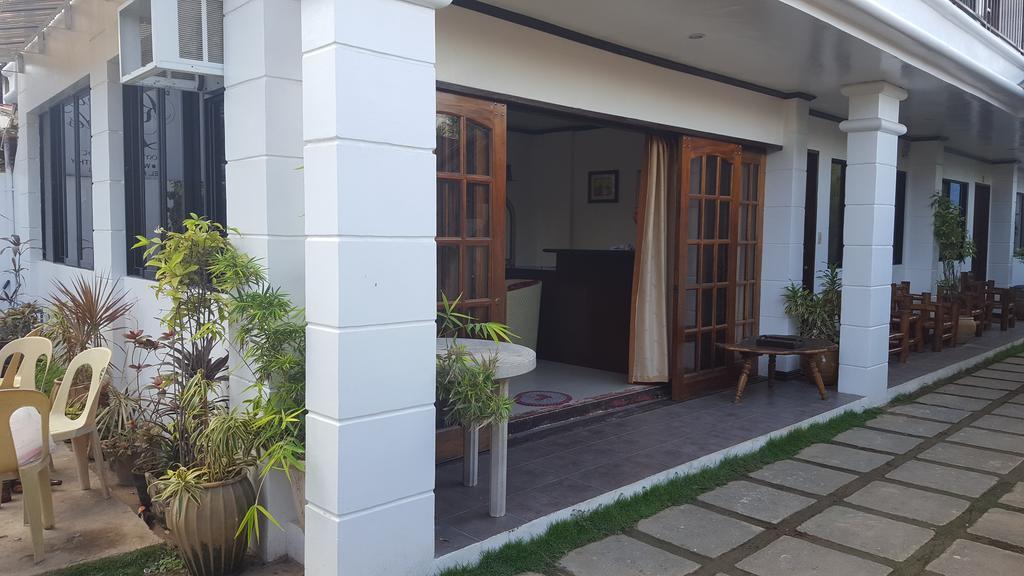Residencia Lourdes Apartment *