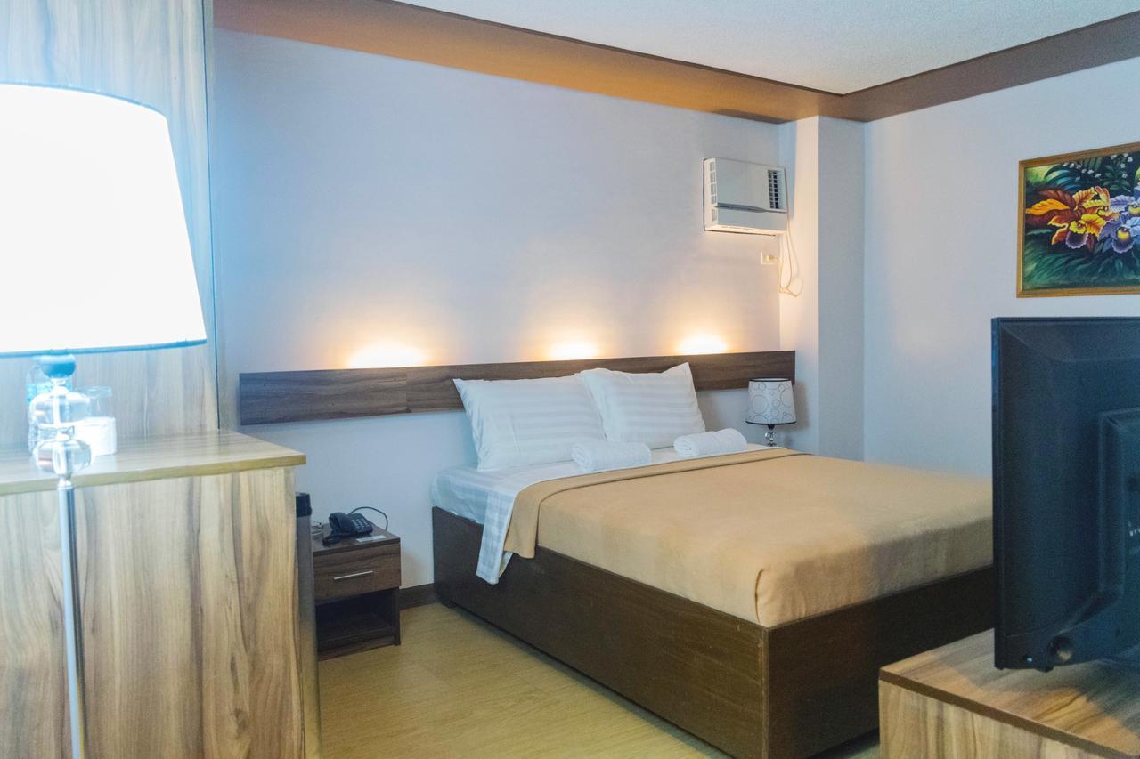 Hotel Leope 3*