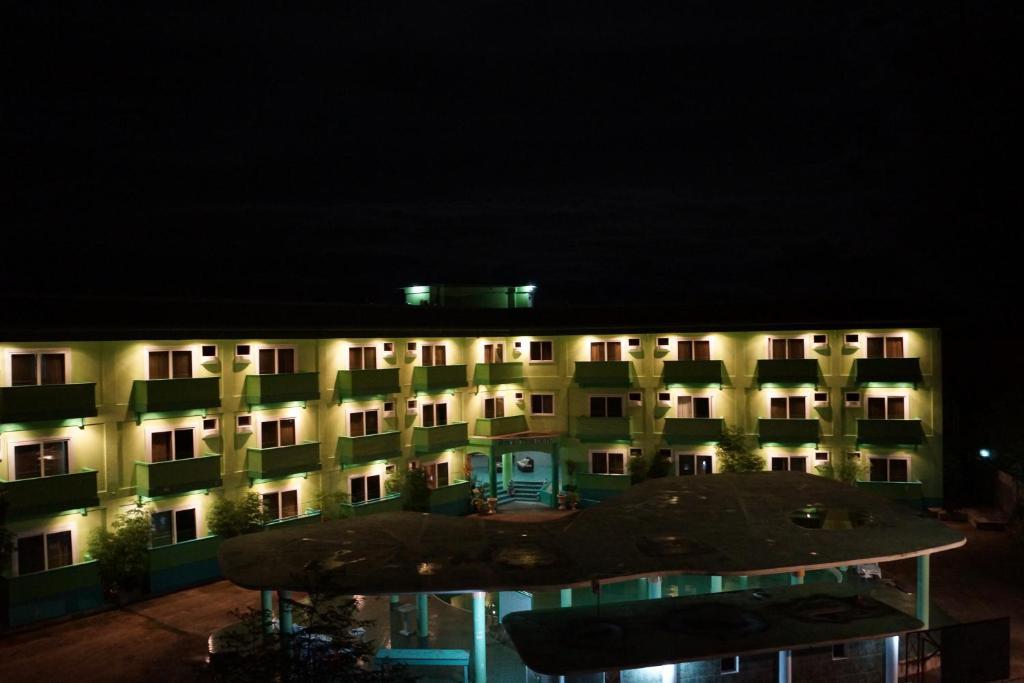 One 2* Lapu-Lapu City