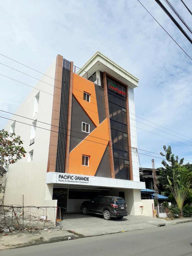 Hotel Cebu Courtyard