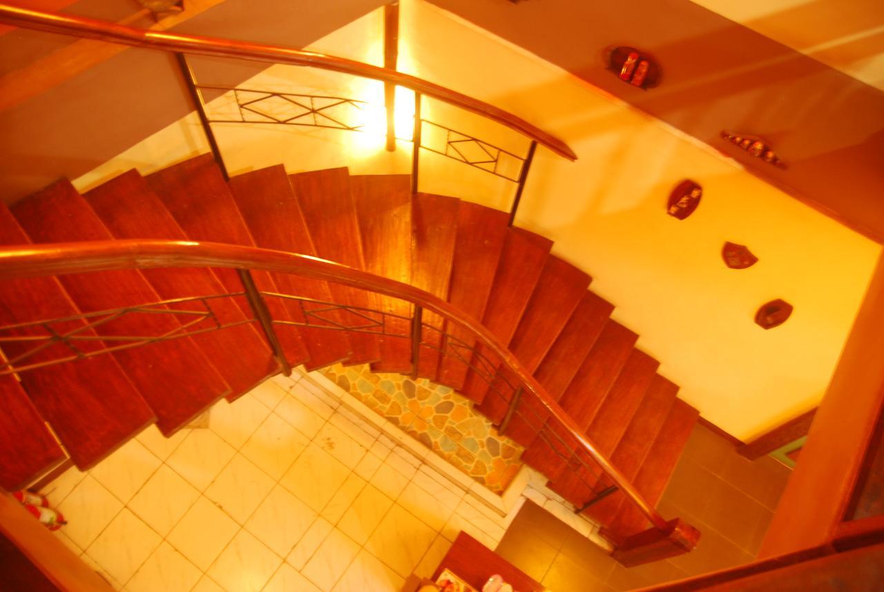 Inn Centro Mactan *