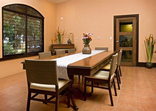 Hotel Casa Escano 3*