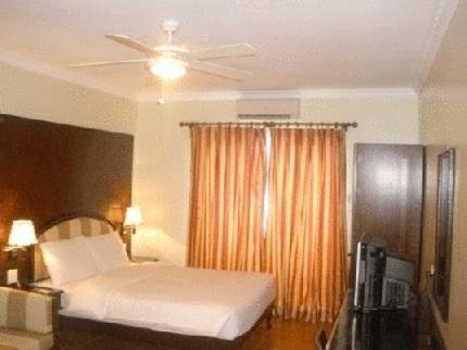 Egi & 2* Lapu-Lapu City