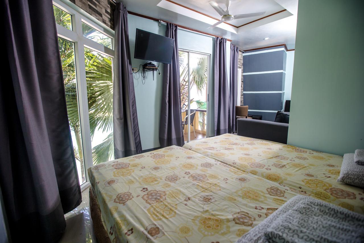 Seafari Resort