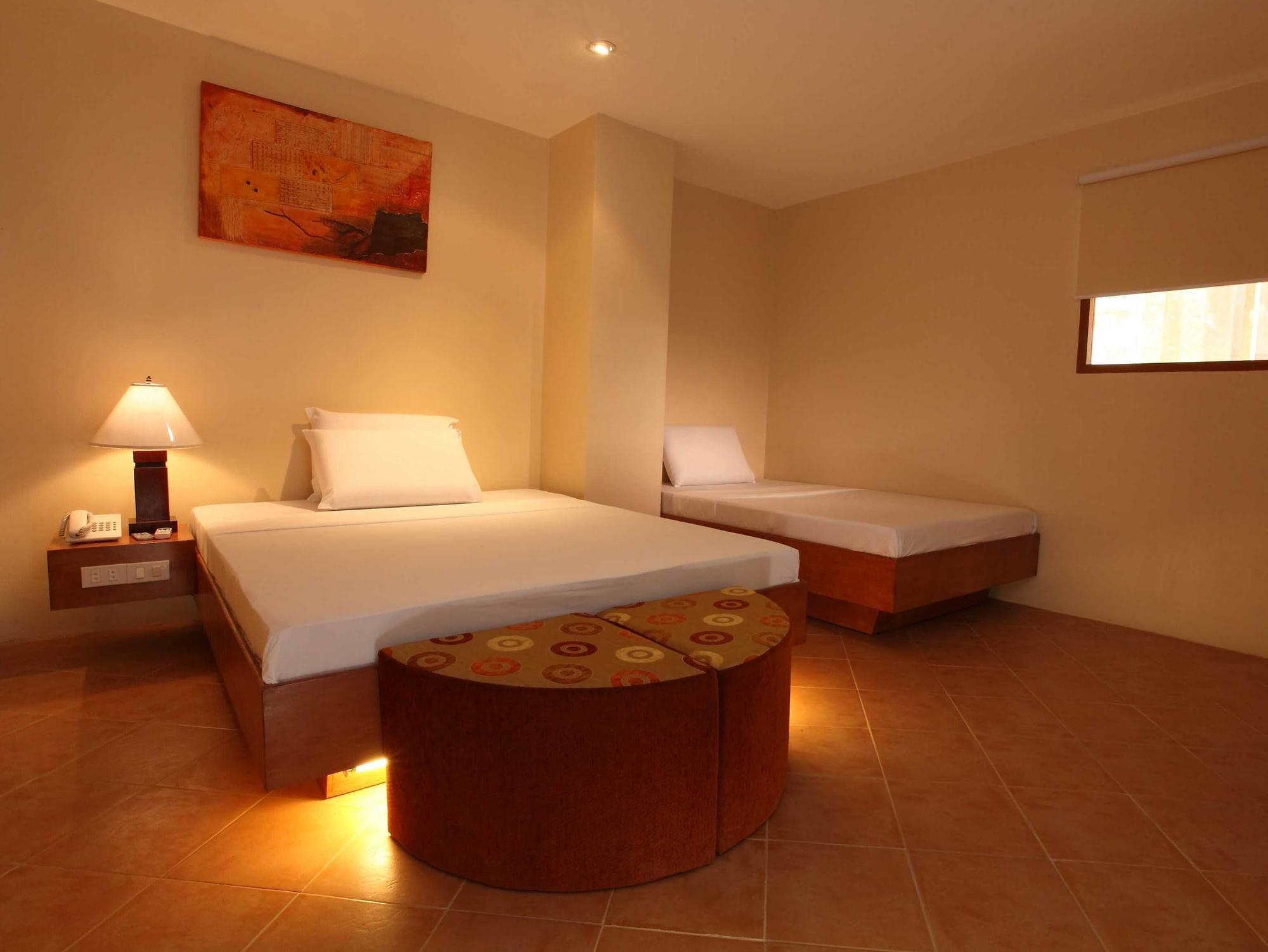 Gran Prix And Suites Hotel 2*
