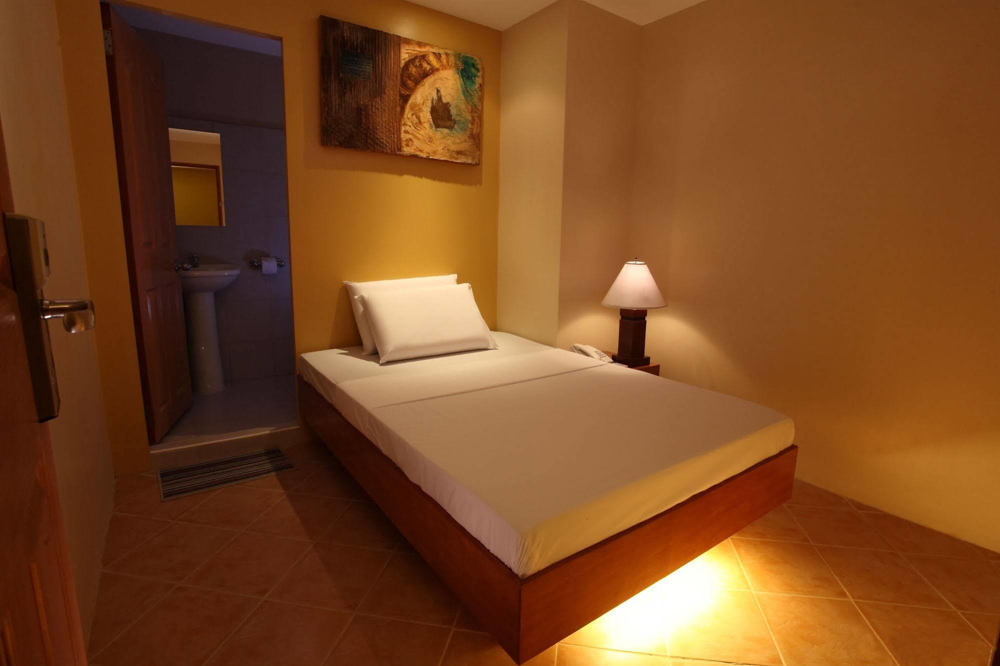 Gran Prix And Suites Cebu